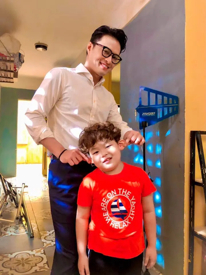 Thương ngày nắng về: Nếu xem phim căng thẳng quá, hãy ngắm hậu trường gia đình Khánh - Đức - Ảnh 9. Thương ngày nắng về: Nếu xem phim căng thẳng quá, hãy ngắm hậu trường gia đình Khánh - Đức - Ảnh 9.