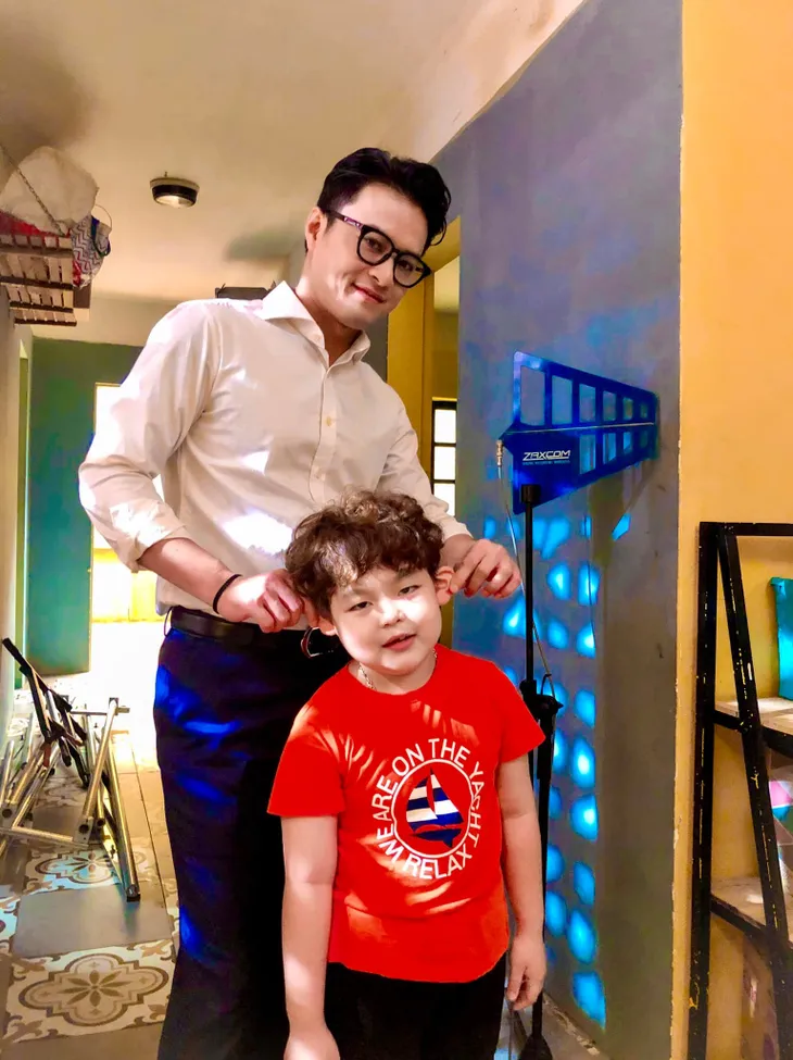 Thương ngày nắng về: Nếu xem phim căng thẳng quá, hãy ngắm hậu trường gia đình Khánh - Đức - Ảnh 10. Thương ngày nắng về: Nếu xem phim căng thẳng quá, hãy ngắm hậu trường gia đình Khánh - Đức - Ảnh 10.