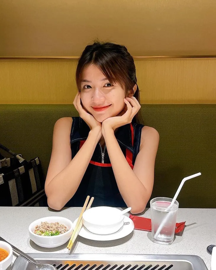 Ngắm mặt mộc xinh đẹp của Hạ Lam Bão ngầm và dàn diễn viên nữ - Ảnh 3. Ngắm mặt mộc xinh đẹp của Hạ Lam Bão ngầm và dàn diễn viên nữ - Ảnh 3.