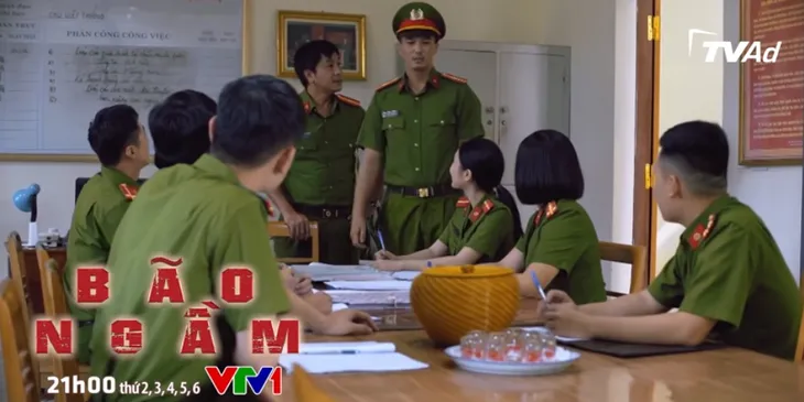 Bão ngầm - Tập cuối: Hạ Lam xin nghỉ việc, Hải Triều hứa cưới Yến - Ảnh 2. Bão ngầm - Tập cuối: Hạ Lam xin nghỉ việc, Hải Triều hứa cưới Yến - Ảnh 2.