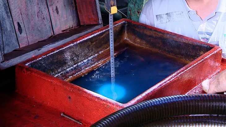Bắt giữ 2 tàu cá chở 130.000 lít dầu DO trái phép trên vùng biển Tây Nam - Ảnh 1. Bắt giữ 2 tàu cá chở 130.000 lít dầu DO trái phép trên vùng biển Tây Nam - Ảnh 1.