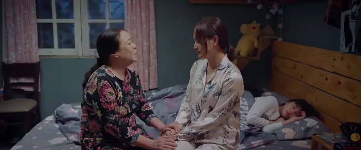 Thương ngày nắng về 2 - Tập 29: Đức tiết lộ mắc bệnh hiểm nghèo với bố - Ảnh 4. Thương ngày nắng về 2 - Tập 29: Đức tiết lộ mắc bệnh hiểm nghèo với bố - Ảnh 4.