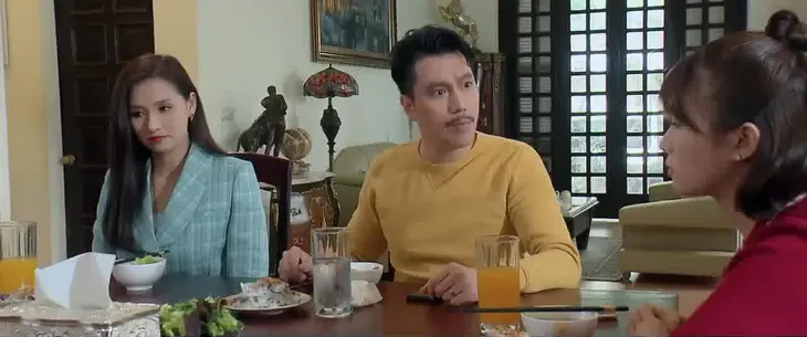Chồng cũ, vợ cũ, người yêu cũ - Tập 13: Việt há hốc mồm khi Mai Anh đòi mua xe trăm triệu - Ảnh 1. Chồng cũ, vợ cũ, người yêu cũ - Tập 13: Việt há hốc mồm khi Mai Anh đòi mua xe trăm triệu - Ảnh 1.