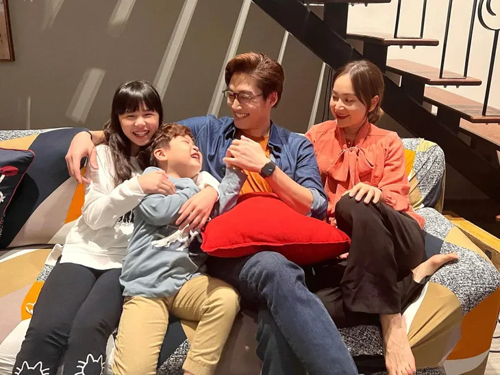 Thương ngày nắng về: Hậu trường đáng yêu của hai bé Sam - So - Ảnh 5. Thương ngày nắng về: Hậu trường đáng yêu của hai bé Sam - So - Ảnh 5.