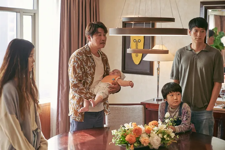 Kang Dong Won nói về vai diễn trong Broker: Muốn khắc hoạ nhân vật tươi sáng - Ảnh 1. Kang Dong Won nói về vai diễn trong Broker: Muốn khắc hoạ nhân vật tươi sáng - Ảnh 1.