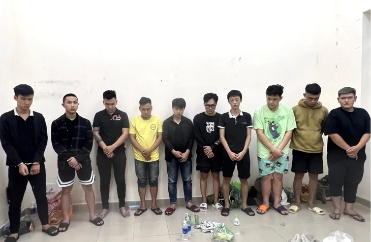 Đối tượng sử dụng súng bắn chết người ở Biên Hòa ra đầu thú - Ảnh 1. Đối tượng sử dụng súng bắn chết người ở Biên Hòa ra đầu thú - Ảnh 1.