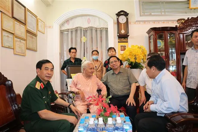 TP Cần Thơ phải thực sự là trung tâm động lực của vùng - Ảnh 4. TP Cần Thơ phải thực sự là trung tâm động lực của vùng - Ảnh 4.