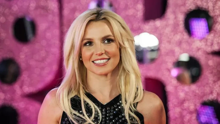 Không còn quyền giám hộ, bố ruột của Britney Spears vẫn tiếp tục bị điều tra - Ảnh 2. Không còn quyền giám hộ, bố ruột của Britney Spears vẫn tiếp tục bị điều tra - Ảnh 2.