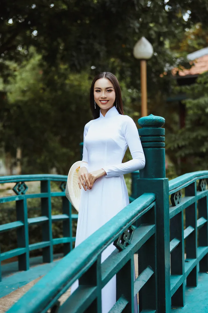 Á hậu Thủy Tiên diện áo bà ba quảng bá du lịch Đồng Tháp - Ảnh 2. Á hậu Thủy Tiên diện áo bà ba quảng bá du lịch Đồng Tháp - Ảnh 2.