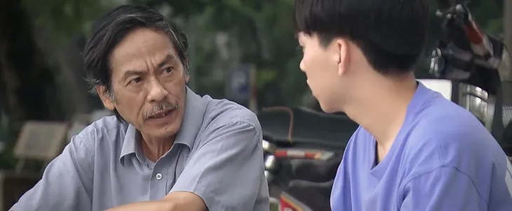Lối nhỏ vào đời - Tập 22: Ông Thành bỏ nghề xe ôm về quê - Ảnh 1. Lối nhỏ vào đời - Tập 22: Ông Thành bỏ nghề xe ôm về quê - Ảnh 1.