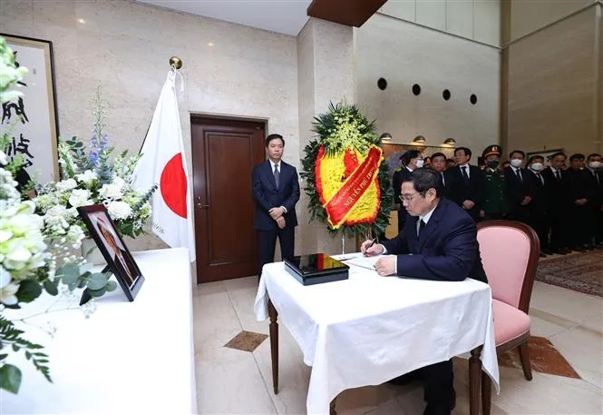 Lãnh đạo cấp cao Việt Nam viếng cố Thủ tướng Nhật Bản Abe Shinzo - Ảnh 2.