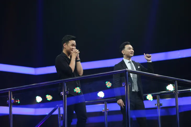 Đấu trường siêu việt: Hà Việt Hoàng ra chiến thuật “siêu đỉnh” - Ảnh 2. Đấu trường siêu việt: Hà Việt Hoàng ra chiến thuật “siêu đỉnh” - Ảnh 2.