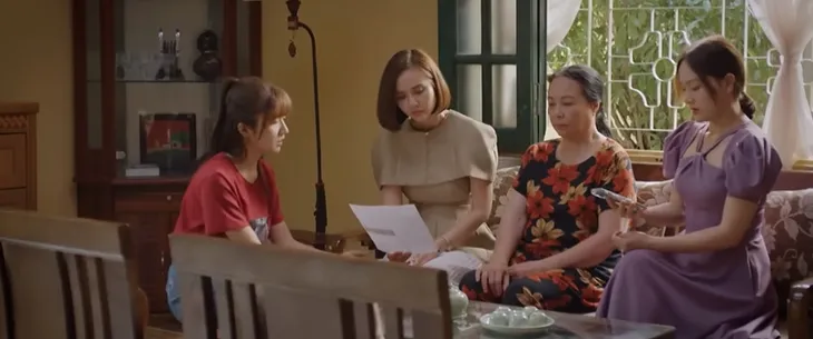 Thương ngày nắng về 2 - Tập 44: Bà Nga lo em trai phải đổ vỏ - Ảnh 1. Thương ngày nắng về 2 - Tập 44: Bà Nga lo em trai phải đổ vỏ - Ảnh 1.