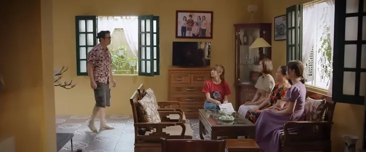 Thương ngày nắng về 2 - Tập 44: Bà Nga lo em trai phải đổ vỏ - Ảnh 3. Thương ngày nắng về 2 - Tập 44: Bà Nga lo em trai phải đổ vỏ - Ảnh 3.