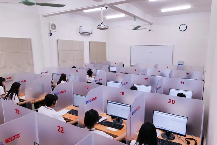 Ra mắt 3 điểm thi IELTS trên máy tính ở Hà Nội - Ảnh 1. Ra mắt 3 điểm thi IELTS trên máy tính ở Hà Nội - Ảnh 1.