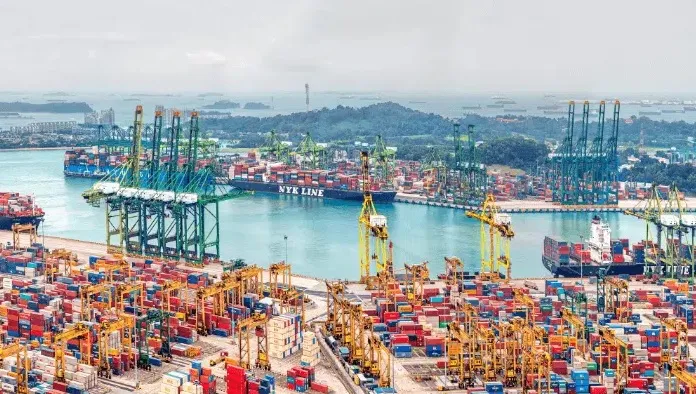 Những nền kinh tế Châu Á phất lên nhờ cảng trung chuyển quốc tế - Ảnh 1. Những nền kinh tế Châu Á phất lên nhờ cảng trung chuyển quốc tế - Ảnh 1.