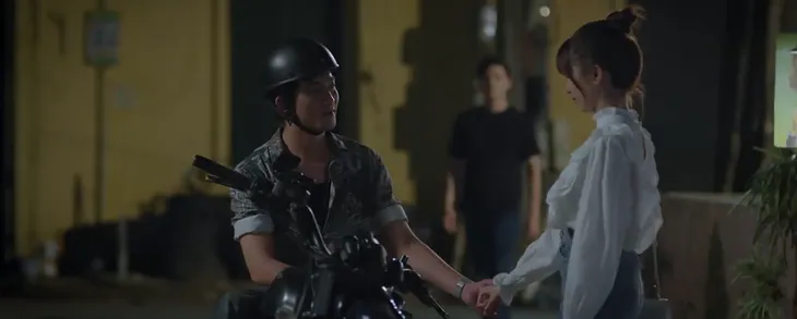 Thương ngày nắng về 2 - Tập 45: Bách lặng người nhìn Vân hôn Phong - Ảnh 2. Thương ngày nắng về 2 - Tập 45: Bách lặng người nhìn Vân hôn Phong - Ảnh 2.