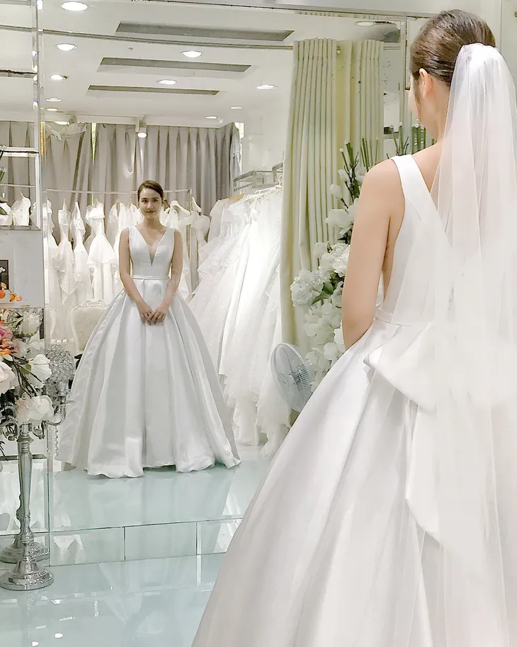 Thương ngày nắng về: Khoảnh khắc Duy - Trang nắm tay hạnh phúc vào lễ đường - Ảnh 8. Thương ngày nắng về: Khoảnh khắc Duy - Trang nắm tay hạnh phúc vào lễ đường - Ảnh 8.