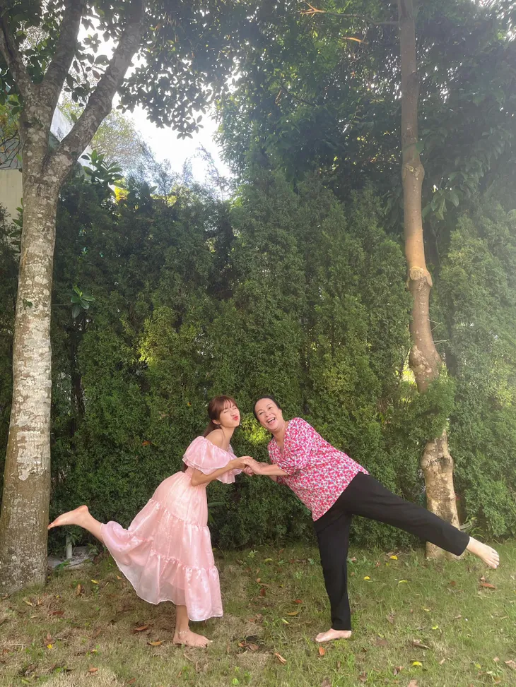 Thương ngày nắng về đóng máy, lộ cảnh cuối phim không phải đám cưới - Ảnh 7. Thương ngày nắng về đóng máy, lộ cảnh cuối phim không phải đám cưới - Ảnh 7.
