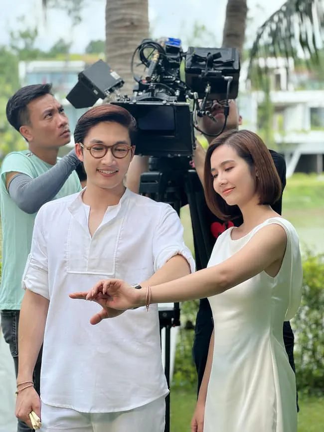 Thương ngày nắng về đóng máy, lộ cảnh cuối phim không phải đám cưới - Ảnh 3. Thương ngày nắng về đóng máy, lộ cảnh cuối phim không phải đám cưới - Ảnh 3.