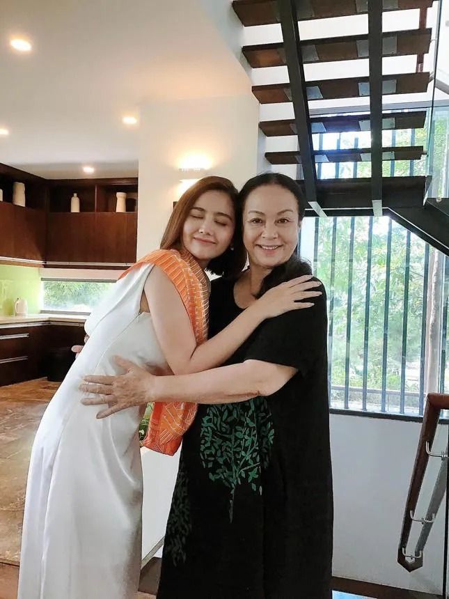 Thương ngày nắng về đóng máy, lộ cảnh cuối phim không phải đám cưới - Ảnh 5. Thương ngày nắng về đóng máy, lộ cảnh cuối phim không phải đám cưới - Ảnh 5.