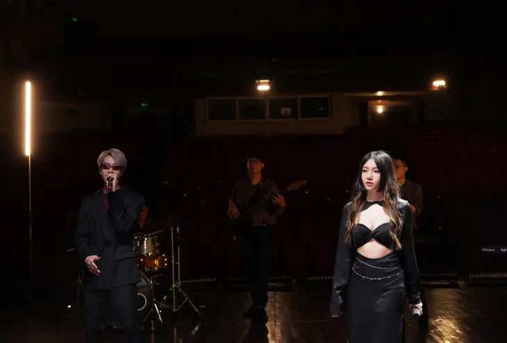 Emcee L (Da LAB) là tình nhân của Orange trong MV mới - Ảnh 2. Emcee L (Da LAB) là tình nhân của Orange trong MV mới - Ảnh 2.