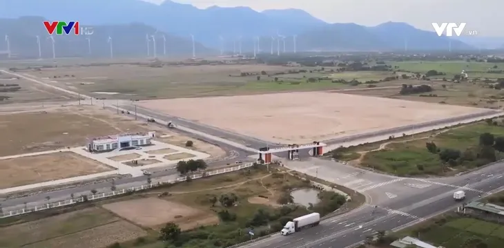 Lãng phí tài nguyên khu công nghiệp ở Ninh Thuận - Ảnh 1. Lãng phí tài nguyên khu công nghiệp ở Ninh Thuận - Ảnh 1.