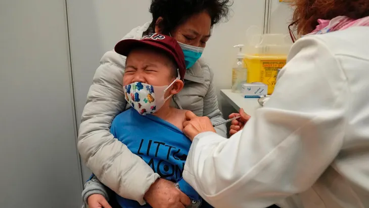 Hàng chục triệu trẻ em bỏ lỡ tiêm vaccine định kỳ do đại dịch - Ảnh 1. Hàng chục triệu trẻ em bỏ lỡ tiêm vaccine định kỳ do đại dịch - Ảnh 1.