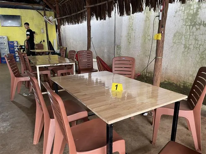Cho rằng không được tôn trọng, một đối tượng đâm bạn nhậu tử vong - Ảnh 1. Cho rằng không được tôn trọng, một đối tượng đâm bạn nhậu tử vong - Ảnh 1.