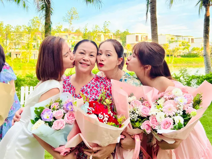 Ngọc Huyền Thương ngày nắng về: Tôi e thẹn trong tình yêu hơn Vân Vân - Ảnh 4. Ngọc Huyền Thương ngày nắng về: Tôi e thẹn trong tình yêu hơn Vân Vân - Ảnh 4.