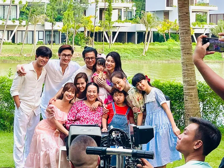 Thương ngày nắng về: Lan Phương hé lộ cảnh cuối của Khánh - Ảnh 7. Thương ngày nắng về: Lan Phương hé lộ cảnh cuối của Khánh - Ảnh 7.