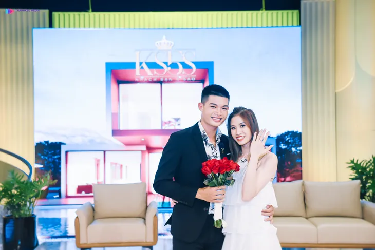 Phan Hiển cầu hôn Khánh Thi trong Khách sạn 5 sao - Ảnh 7. Phan Hiển cầu hôn Khánh Thi trong Khách sạn 5 sao - Ảnh 7.