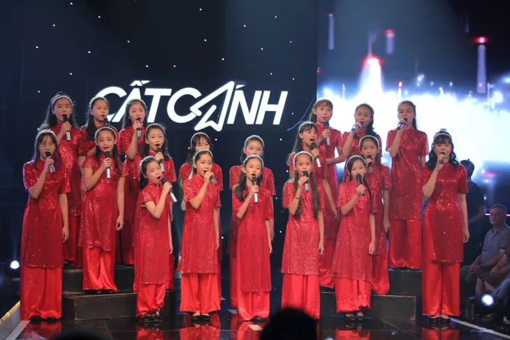Cất cánh tháng 7: Hành trình tiếp nối truyền thống tốt đẹp của dân tộc - Ảnh 1. Cất cánh tháng 7: Hành trình tiếp nối truyền thống tốt đẹp của dân tộc - Ảnh 1.