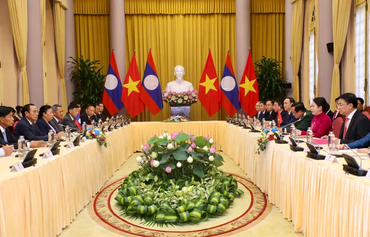 Không ngừng vun đắp quan hệ hữu nghị vĩ đại Việt - Lào - Ảnh 1. Không ngừng vun đắp quan hệ hữu nghị vĩ đại Việt - Lào - Ảnh 1.