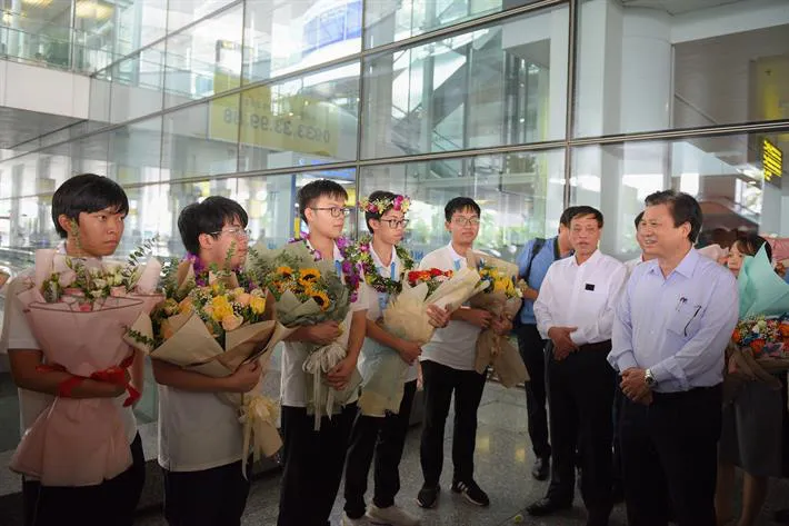 Sau 19 năm, Việt Nam mới có học sinh đạt điểm tuyệt đối Olympic Toán học quốc tế - Ảnh 3. Sau 19 năm, Việt Nam mới có học sinh đạt điểm tuyệt đối Olympic Toán học quốc tế - Ảnh 3.