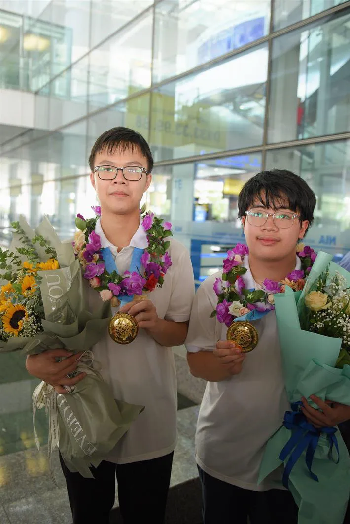 Sau 19 năm, Việt Nam mới có học sinh đạt điểm tuyệt đối Olympic Toán học quốc tế - Ảnh 2. Sau 19 năm, Việt Nam mới có học sinh đạt điểm tuyệt đối Olympic Toán học quốc tế - Ảnh 2.