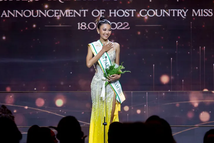 Tân Hoa hậu Nông Thúy Hằng không được cử đi thi Miss Earth 2022 - Ảnh 4. Tân Hoa hậu Nông Thúy Hằng không được cử đi thi Miss Earth 2022 - Ảnh 4.