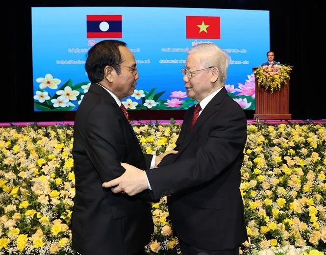 Việt Nam và Lào không chỉ là hai nước láng giềng, mà là hai nước anh em, đồng chí - Ảnh 1. Việt Nam và Lào không chỉ là hai nước láng giềng, mà là hai nước anh em, đồng chí - Ảnh 1.