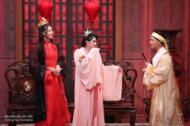 Ơn giời! Cậu đây rồi: Siêu mẫu Minh Tú làm bà mai cho Tự Long - Đỗ Duy Nam - Ảnh 4. Ơn giời! Cậu đây rồi: Siêu mẫu Minh Tú làm bà mai cho Tự Long - Đỗ Duy Nam - Ảnh 4.