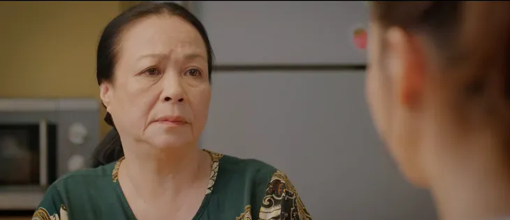 Thương ngày nắng về 2 - Tập 46: Khánh ngầm từ chối bác sĩ Minh, tỏ ý muốn quay lại với Đức - Ảnh 5. Thương ngày nắng về 2 - Tập 46: Khánh ngầm từ chối bác sĩ Minh, tỏ ý muốn quay lại với Đức - Ảnh 5.
