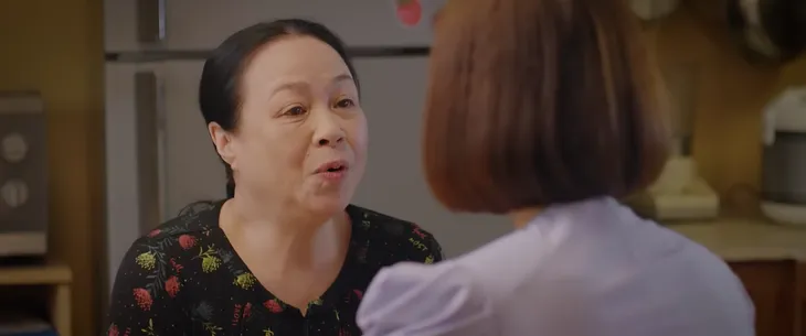 Thương ngày nắng về 2 - Tập 40: Bà Nga xui Vân Trang ăn cơm trước kẻng - Ảnh 3. Thương ngày nắng về 2 - Tập 40: Bà Nga xui Vân Trang ăn cơm trước kẻng - Ảnh 3.