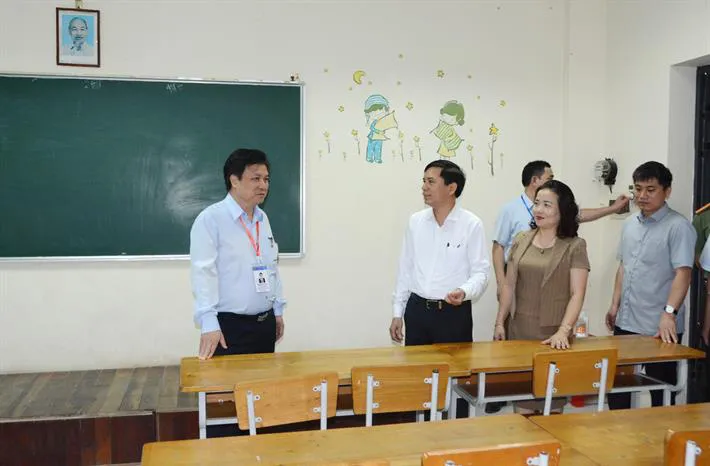 100% học sinh, phụ huynh Hà Nam ký cam kết không vi phạm quy chế thi tốt nghiệp THPT 2022 - Ảnh 1. 100% học sinh, phụ huynh Hà Nam ký cam kết không vi phạm quy chế thi tốt nghiệp THPT 2022 - Ảnh 1.
