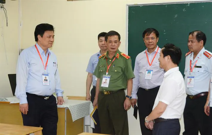 Không để sơ suất nhỏ gây hậu quả lớn tại Kỳ thi tốt nghiệp THPT 2022 - Ảnh 1. Không để sơ suất nhỏ gây hậu quả lớn tại Kỳ thi tốt nghiệp THPT 2022 - Ảnh 1.