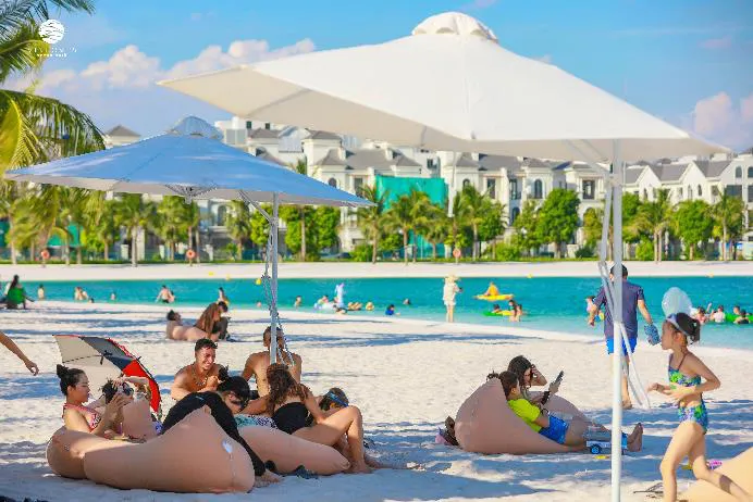 Giới trẻ đổ bộ “Quận Ocean” tham dự lễ hội biển - Ảnh 1. Giới trẻ đổ bộ “Quận Ocean” tham dự lễ hội biển - Ảnh 1.