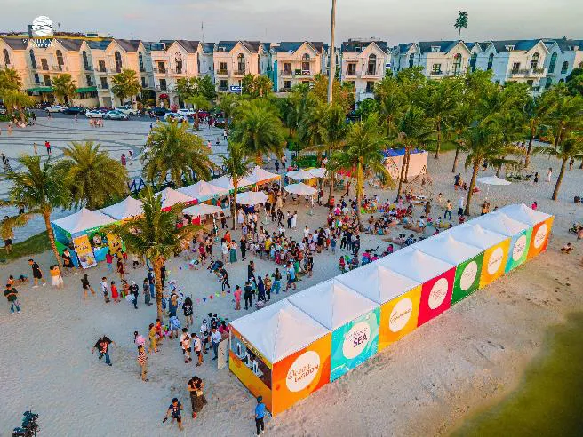 Giới trẻ đổ bộ “Quận Ocean” tham dự lễ hội biển - Ảnh 2. Giới trẻ đổ bộ “Quận Ocean” tham dự lễ hội biển - Ảnh 2.