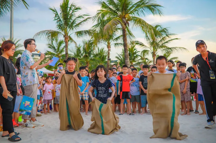 Giới trẻ đổ bộ “Quận Ocean” tham dự lễ hội biển - Ảnh 3. Giới trẻ đổ bộ “Quận Ocean” tham dự lễ hội biển - Ảnh 3.