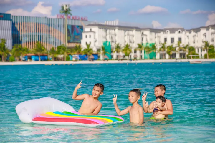 Giới trẻ đổ bộ “Quận Ocean” tham dự lễ hội biển - Ảnh 5. Giới trẻ đổ bộ “Quận Ocean” tham dự lễ hội biển - Ảnh 5.