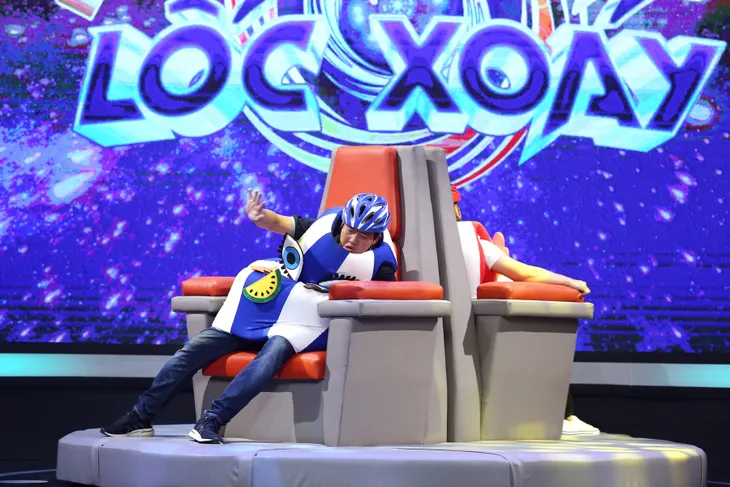 Gameshow mới Vòng Xoay Lốc Xoáy: Hàng loạt nghệ sĩ Việt bị “xây xẩm mặt mày” - Ảnh 4. Gameshow mới Vòng Xoay Lốc Xoáy: Hàng loạt nghệ sĩ Việt bị “xây xẩm mặt mày” - Ảnh 4.