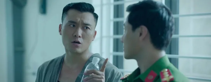 Đấu trí - Tập 2: Lộ ra nhiều manh mối trong vụ kit test của Khải Tuấn - Ảnh 10. Đấu trí - Tập 2: Lộ ra nhiều manh mối trong vụ kit test của Khải Tuấn - Ảnh 10.