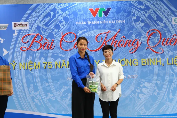 Đài THVN gặp mặt tri ân các anh hùng liệt sĩ, thương binh nhân kỷ niệm 75 năm Ngày Thương binh - Liệt sĩ 27/7 - Ảnh 11. Đài THVN gặp mặt tri ân các anh hùng liệt sĩ, thương binh nhân kỷ niệm 75 năm Ngày Thương binh - Liệt sĩ 27/7 - Ảnh 11.